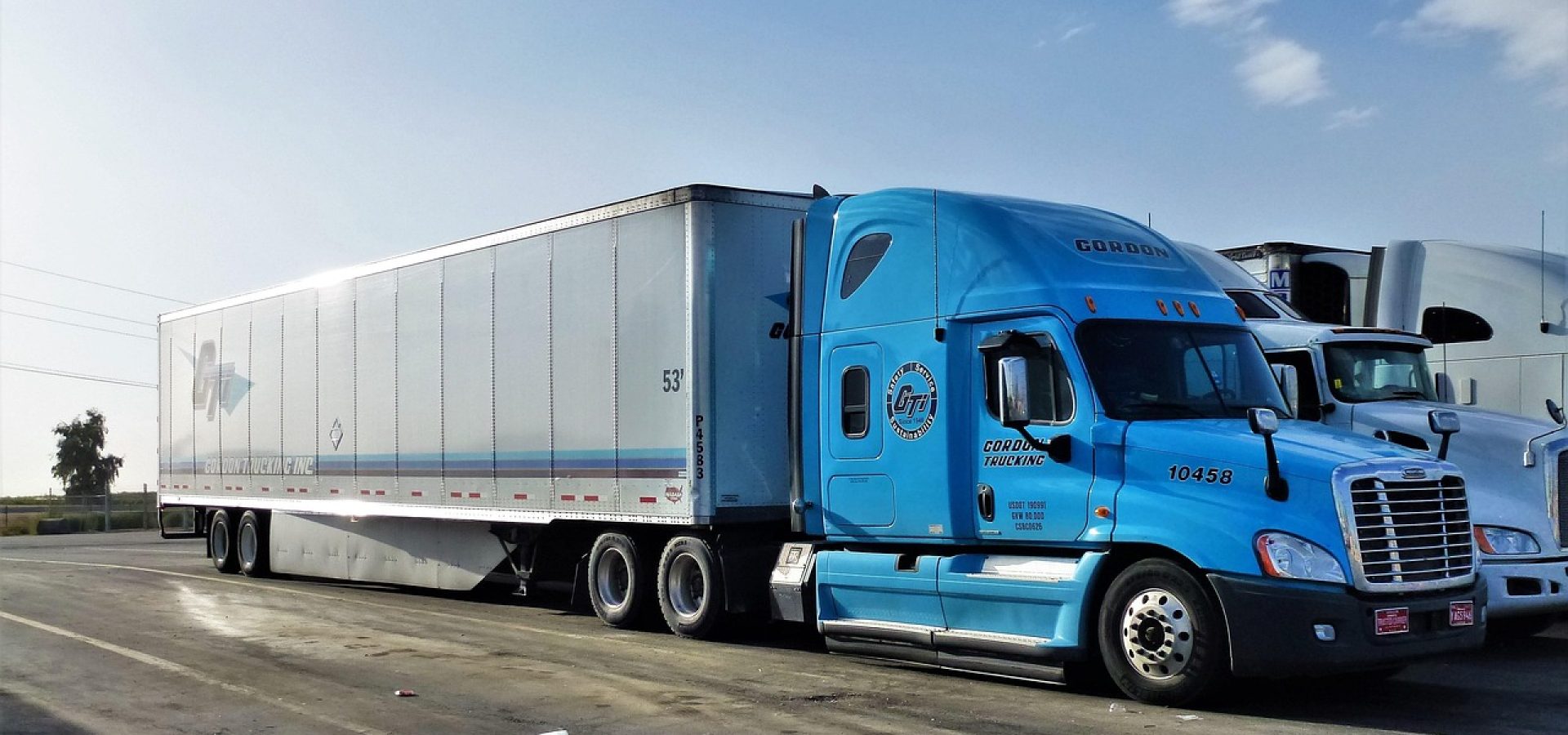 transport, truck, automobile, vehicle, trailer, diesel engine, ship, heavy, delivery, logistics, truck, truck, truck, truck, truck, logistics, logistics, logistics